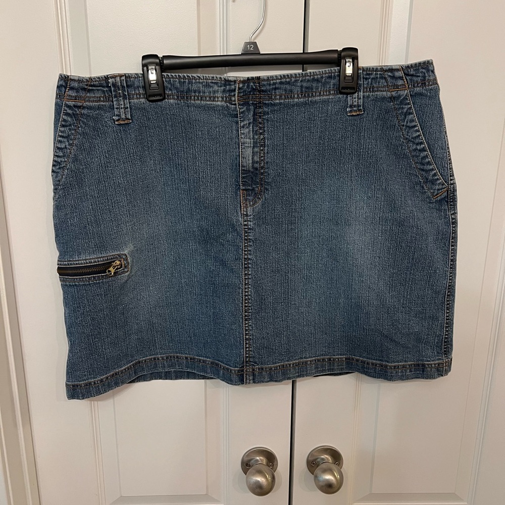Vintage Size 22 Venezia Denim Skort with Zipper Pocket Detail